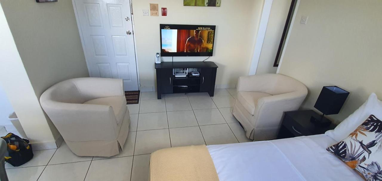 Hastings Towers 4D - Studio Apt Opp Beach Bridgetown Ngoại thất bức ảnh