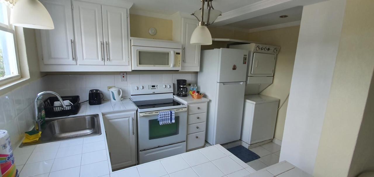 Hastings Towers 4D - Studio Apt Opp Beach Bridgetown Ngoại thất bức ảnh