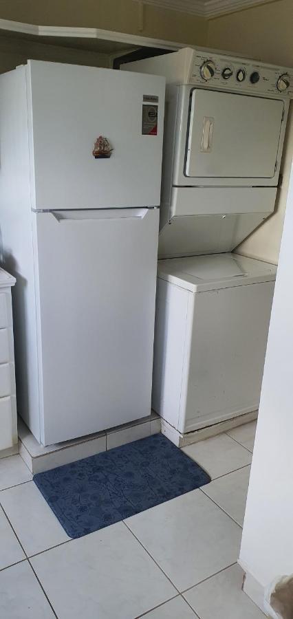 Hastings Towers 4D - Studio Apt Opp Beach Bridgetown Ngoại thất bức ảnh