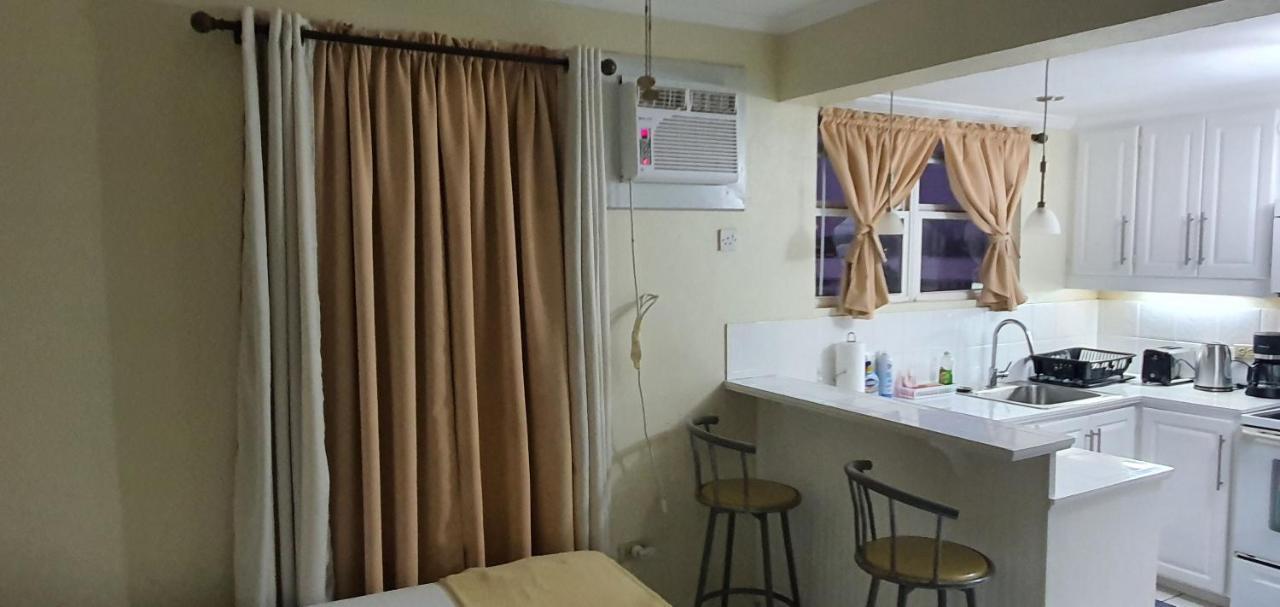 Hastings Towers 4D - Studio Apt Opp Beach Bridgetown Ngoại thất bức ảnh