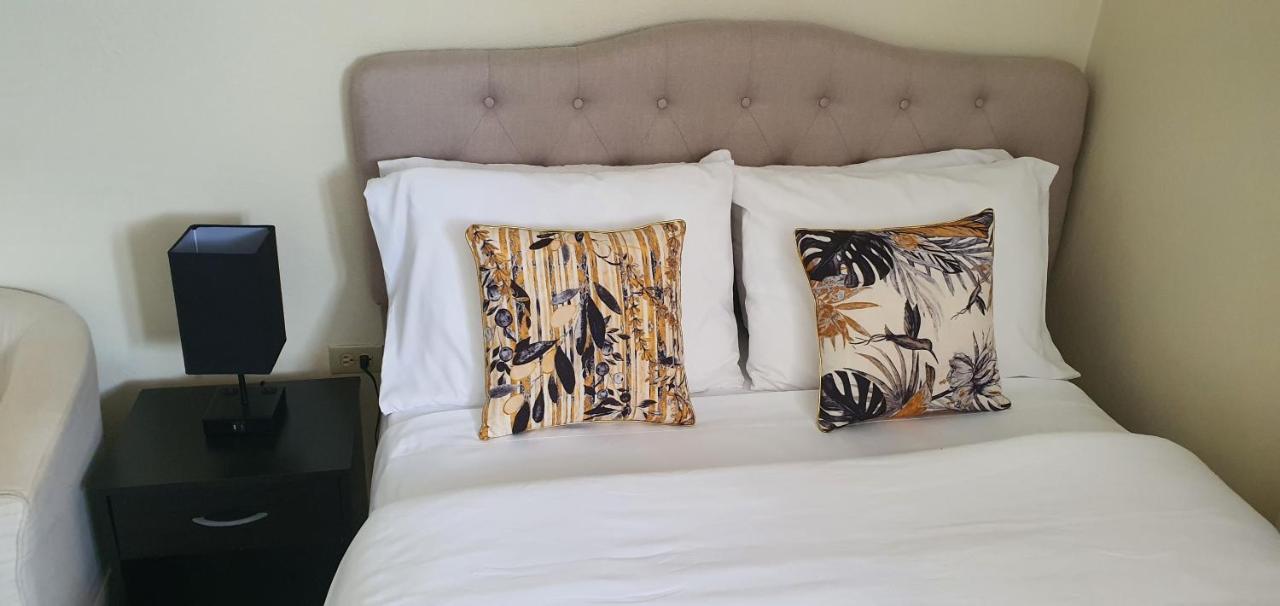 Hastings Towers 4D - Studio Apt Opp Beach Bridgetown Ngoại thất bức ảnh