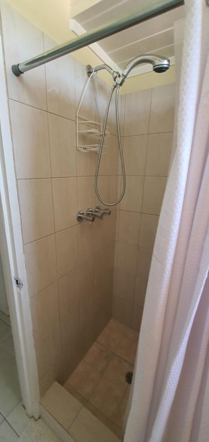 Hastings Towers 4D - Studio Apt Opp Beach Bridgetown Ngoại thất bức ảnh